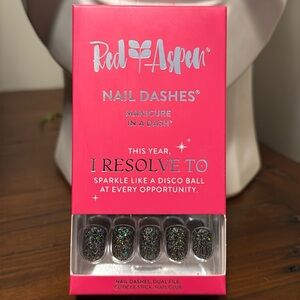 RED ASPEN Nayeli’s New Years Resolution Nail Dashes Pop On Short Square